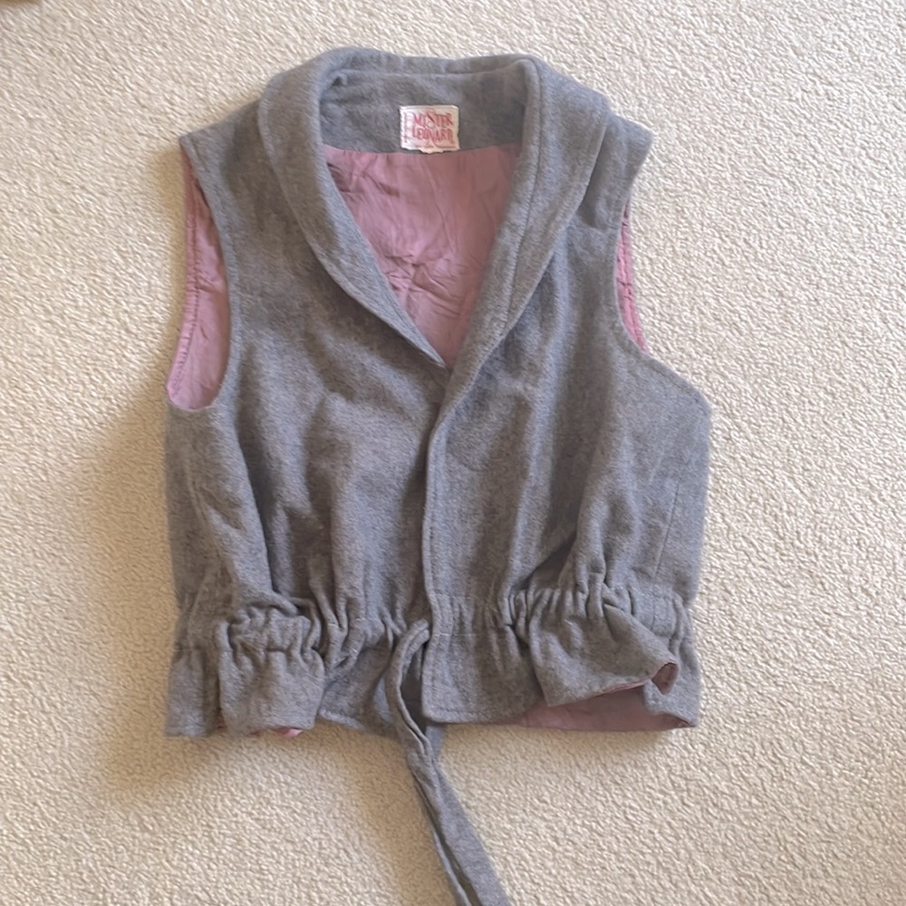 Cropped wool vest